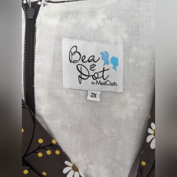 Bea+ Dot Modcloth Floral Dress Size 2X - Picture 4 of 5